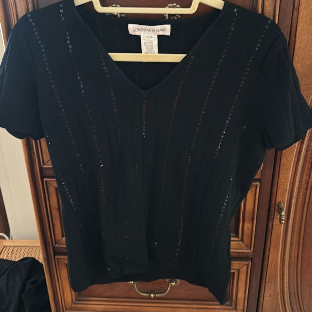 Jones New York Ribbed, sequin black top